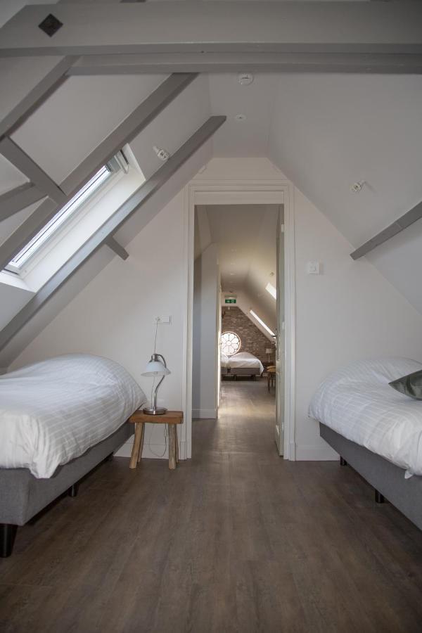 B&B Groepsaccommodatie De Pastorie Lage Mierde Exterior photo